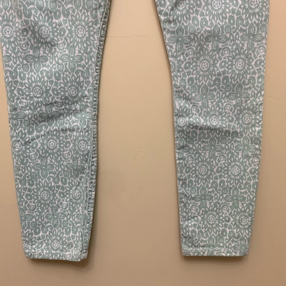 7 For All Mankind Lace Print Skinny Cropped Jeans - Picture 9 of 9